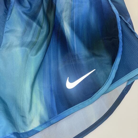Woman's Nike Dri-Fit Modern Tempo Running Shorts X-Small Blue Waves gym Beach - Picture 3 of 6